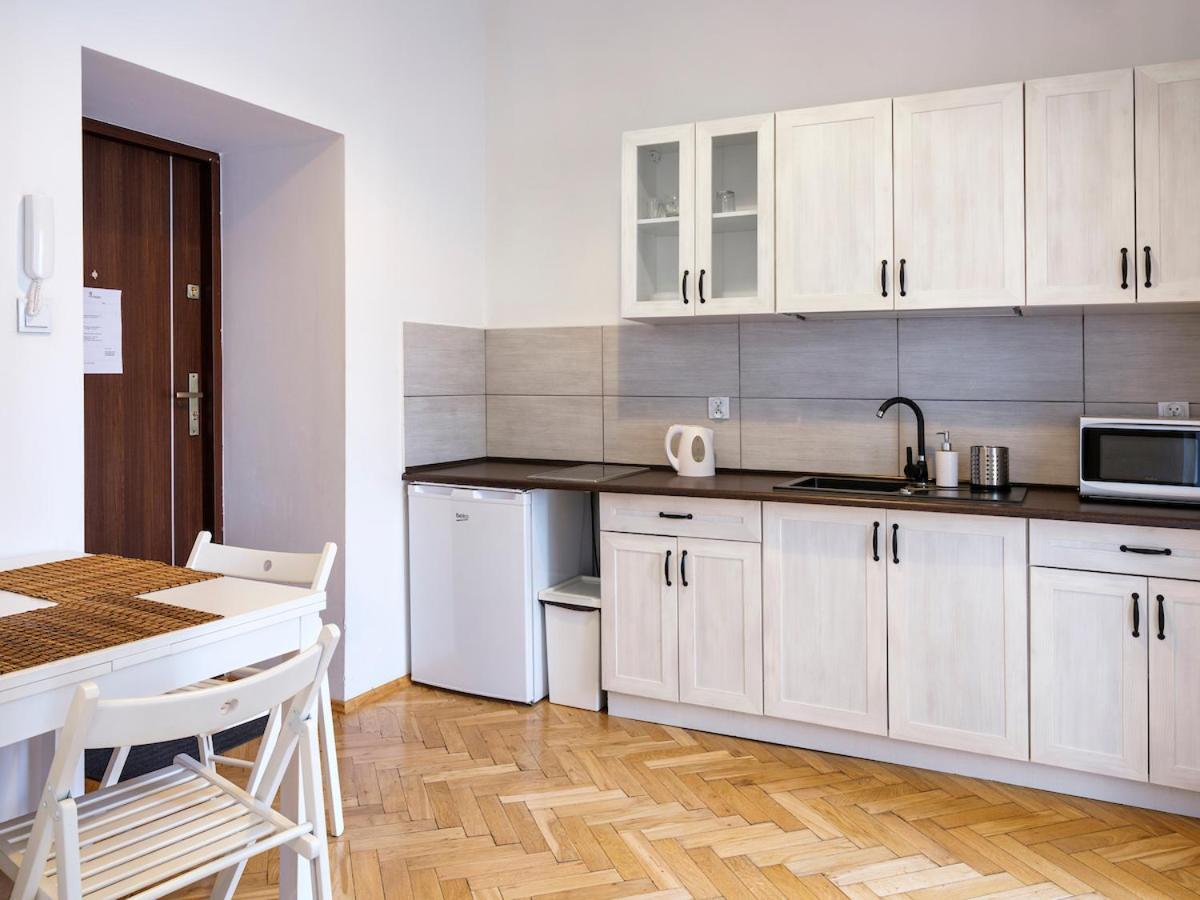 Classic Apartments Pilsudskiego Street Краков Экстерьер фото